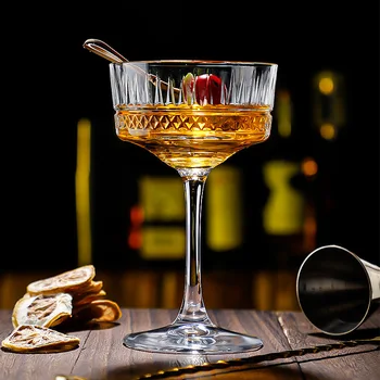 Коктейльный бокал в европейском стиле, Барная чашка с резным широким горлышком, бокал для шампанского, бокал для Мартини, бокал для бренди, бокал для текилы, бокал для водки.