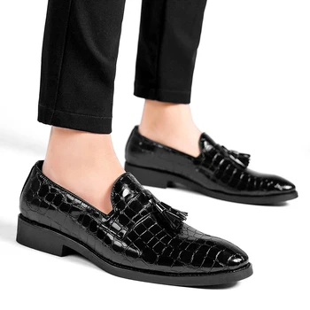 Брендовые дизайнерские Лоферы с кисточками для мужчин, свадебное платье с рисунком крокодиловой кожи, обувь для вождения, Официальная обувь Zapatos Hombre
